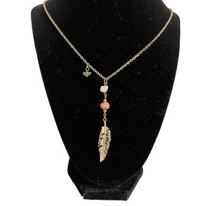 NWOT LYDELL feather charm necklace